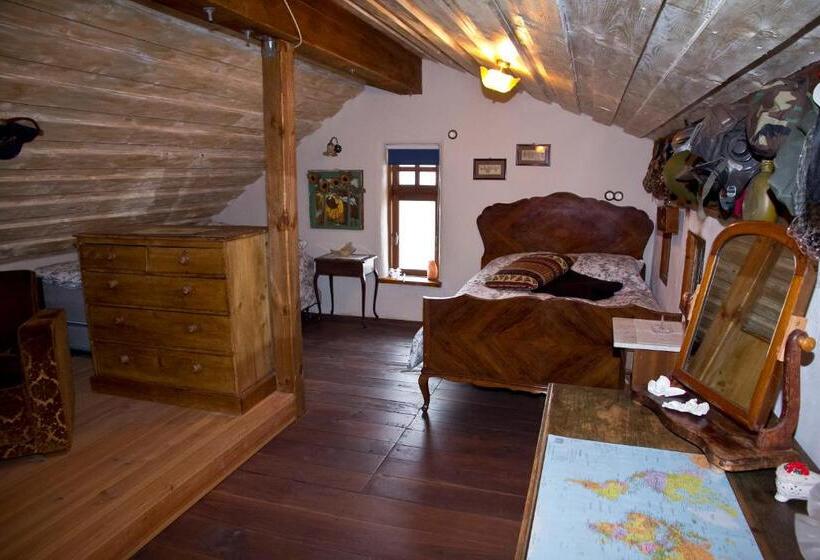 اتاق استاندارد چهارنفره با سرویس بهداشتی مشترک, Raven S Bed