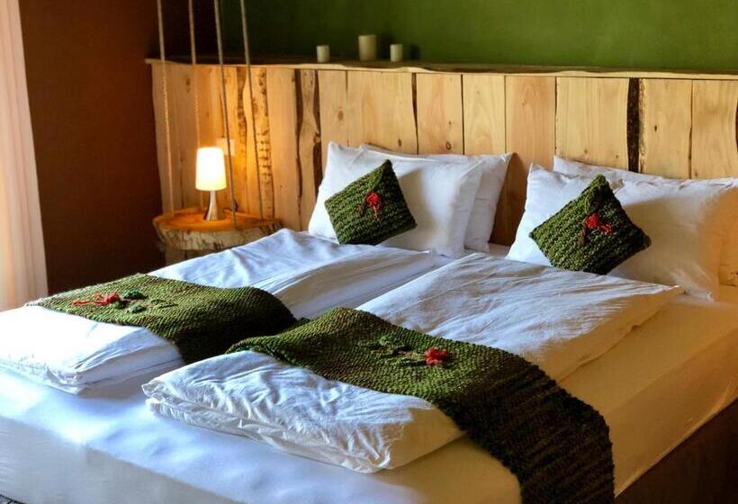 اتاق استاندارد چهارنفره با چشم‌انداز باغ, Elementos Eco Lodge
