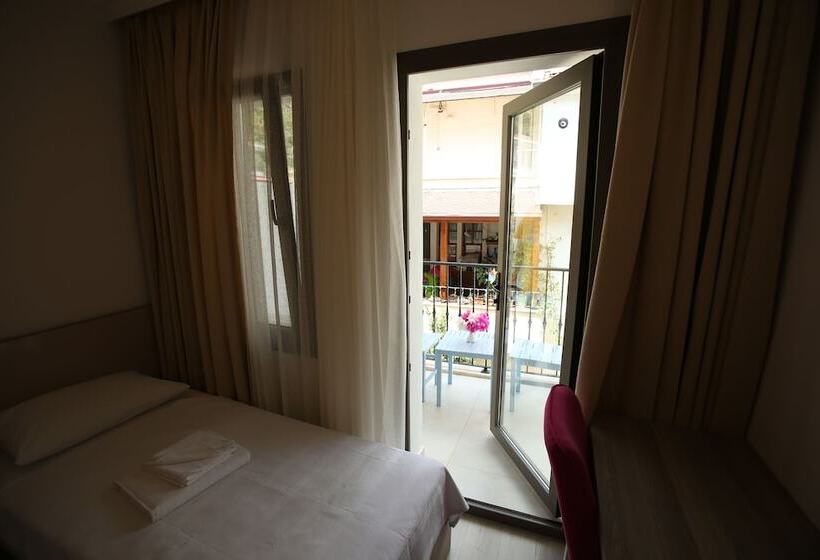 اتاق استاندارد سه نفره, Aria Doria Otel