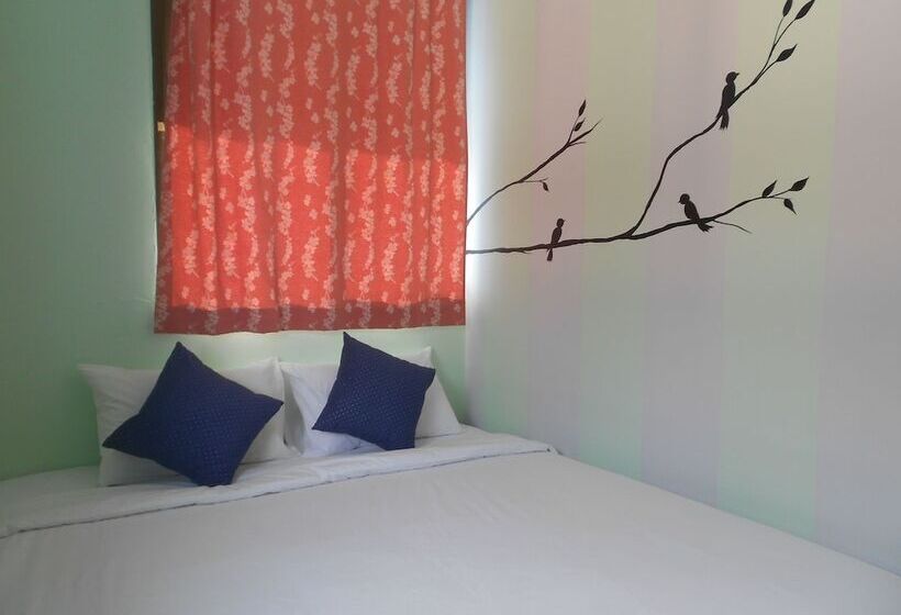 اتاق پایه با سرویس بهداشتی مشترک, Sweet Home Guesthouse