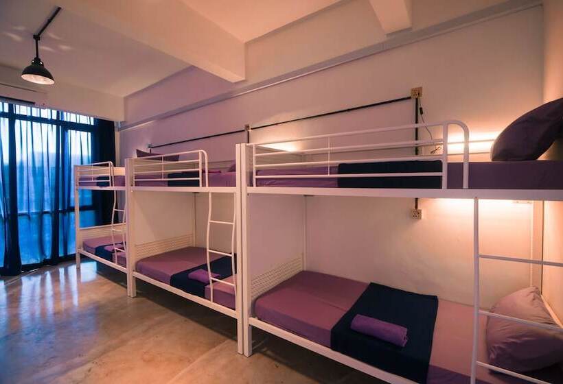 تختخواب در اتاق مشترک, Bed Attitude Guesthouse Langkawi   Hostel