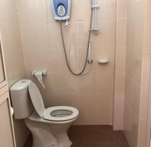 سوئیت جونیور خانوادگی, Aam