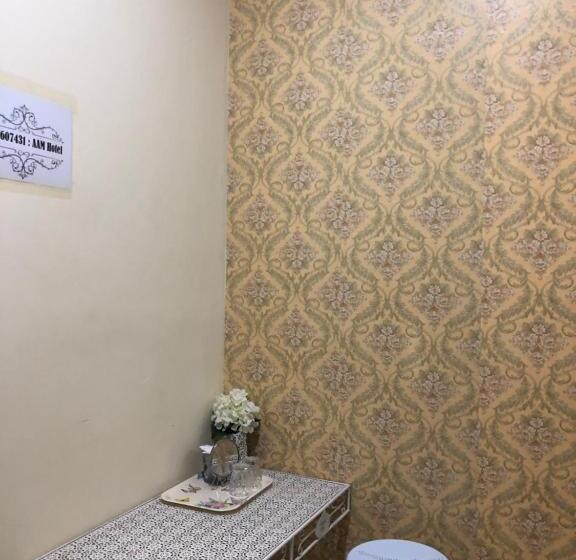 اتاق لوکس, Aam