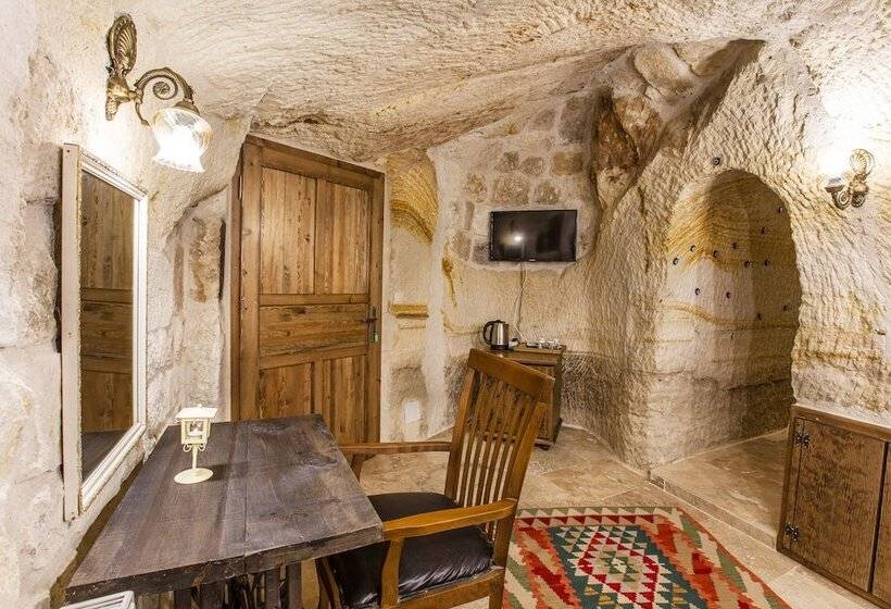 سوییت لوکس, Kayadibi Cave