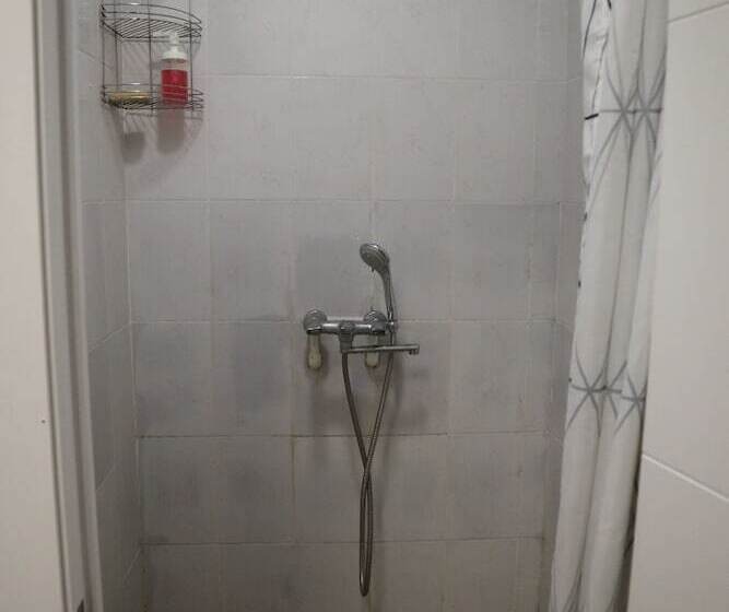 تختخواب در اتاق مشترک, Travel Inn Vystavochnaya