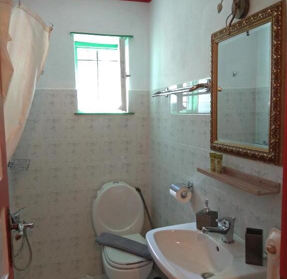 اتاق استاندارد با چشم‌انداز کوهستان, Guesthouse Iro