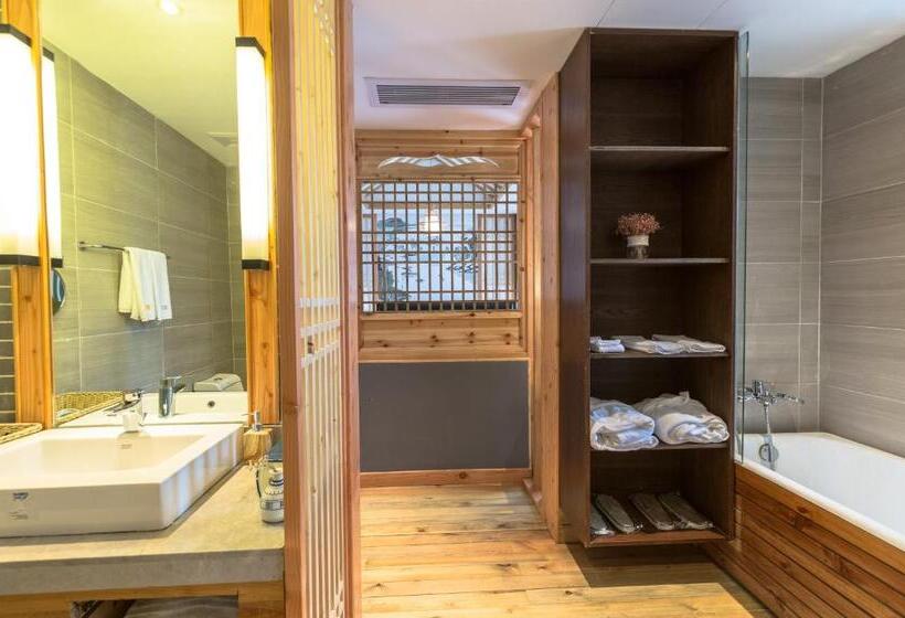اتاق لوکس, Mild Spring Boutique