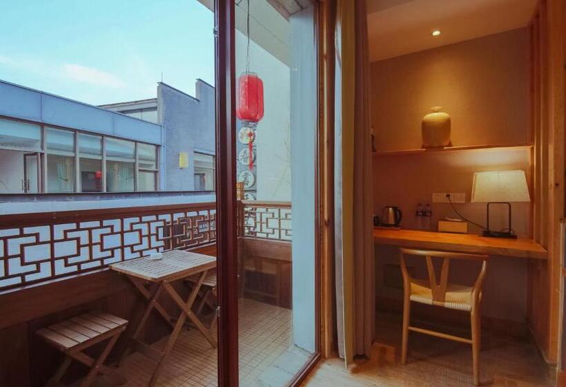 اتاق لوکس, Mild Spring Boutique