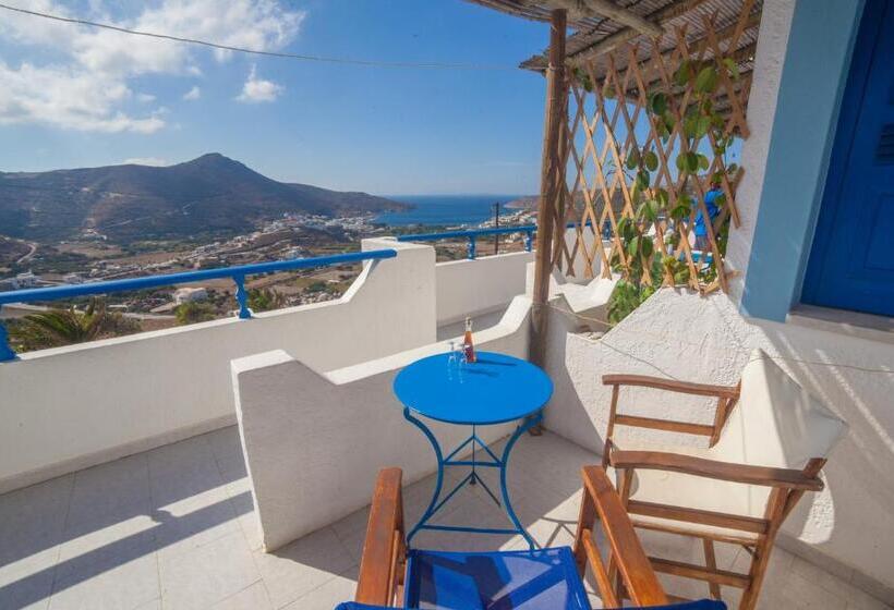 Triple Room Sea View, Castelopetra