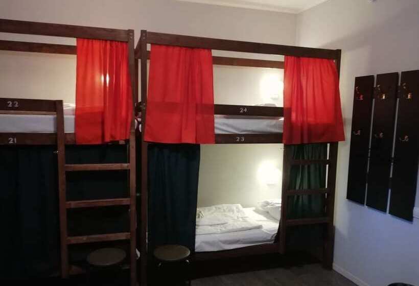 تختخواب در اتاق مشترک, Uyutniy   Hostel