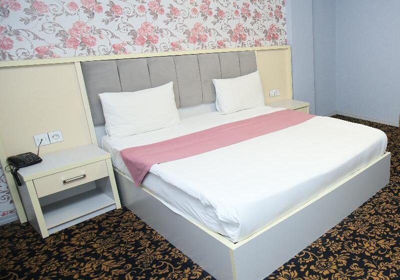 اتاق لوکس خانوادگی, Altus Hotel Baku   Free Massage