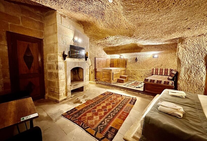 주니어 스위트, Harkasos Cave