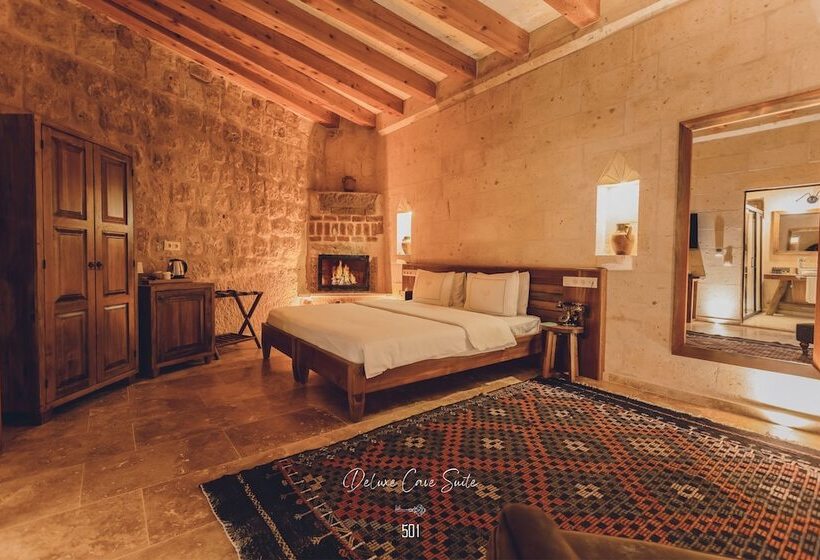 سوییت لوکس, Nino Cave Suites