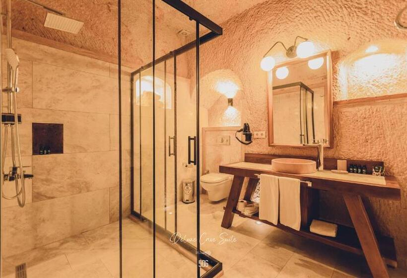 سوییت لوکس, Nino Cave Suites