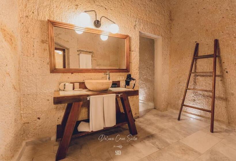 سوییت لوکس, Nino Cave Suites