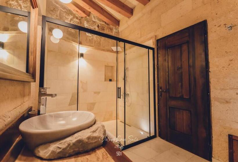 سوییت لوکس, Nino Cave Suites