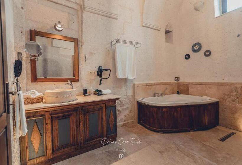 سوییت لوکس, Nino Cave Suites