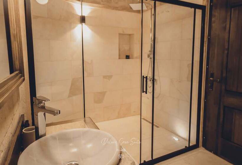سوییت لوکس, Nino Cave Suites