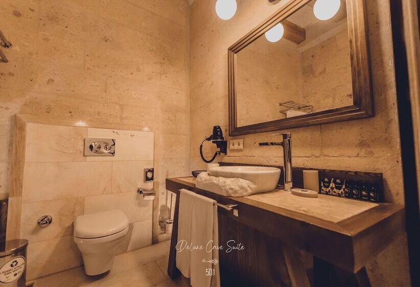 سوییت لوکس, Nino Cave Suites