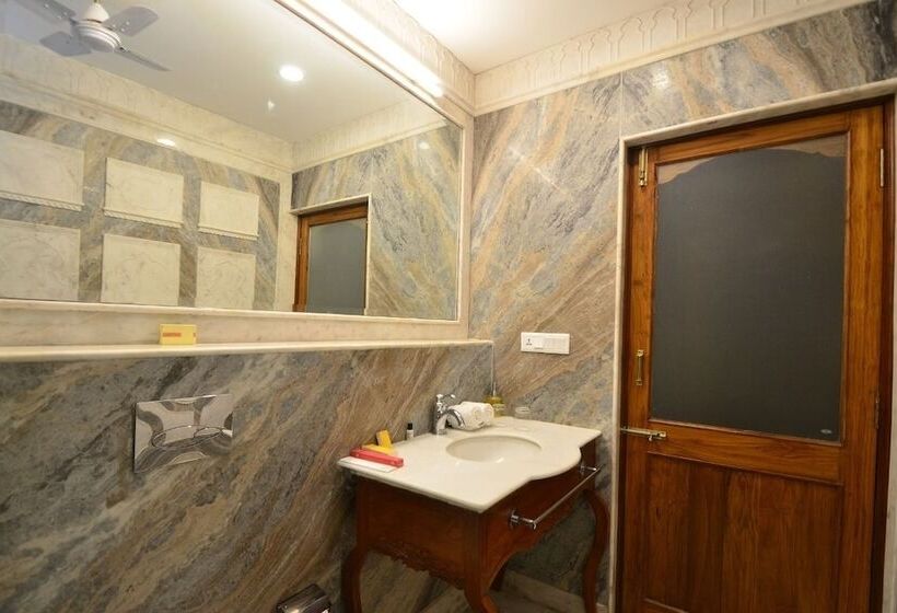 اتاق لوکس, Nirbana Palace   A Heritage Hotel And Spa