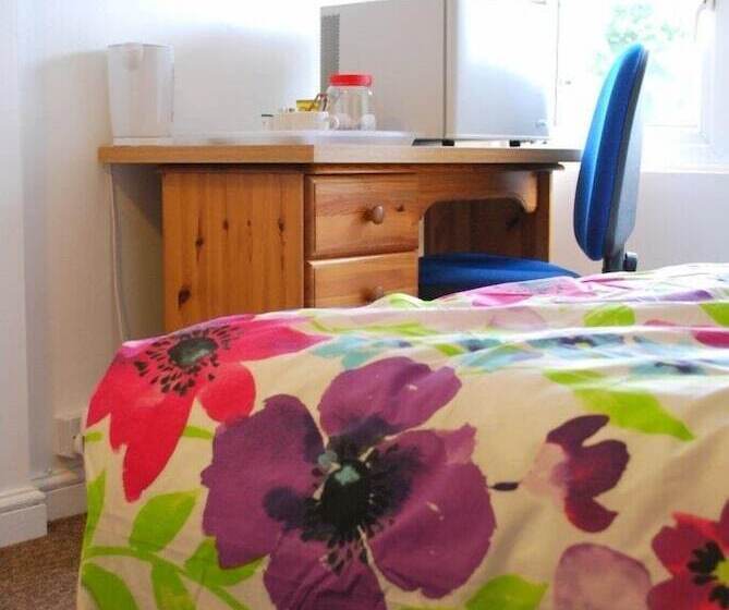 اتاق استاندارد, Clift Guest House