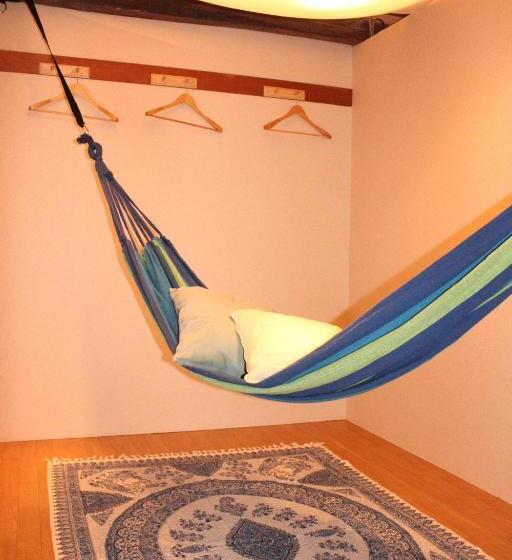 اتاق استاندارد چهارنفره با سرویس بهداشتی مشترک, Guest House Holoholo Ishigakijima