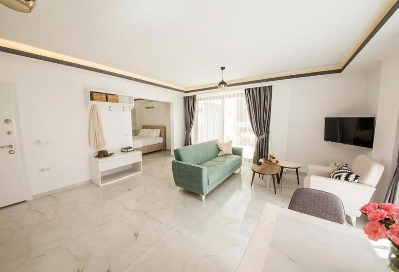 سوئیت جونیور با چشم‌انداز باغ, Cedrus Suites