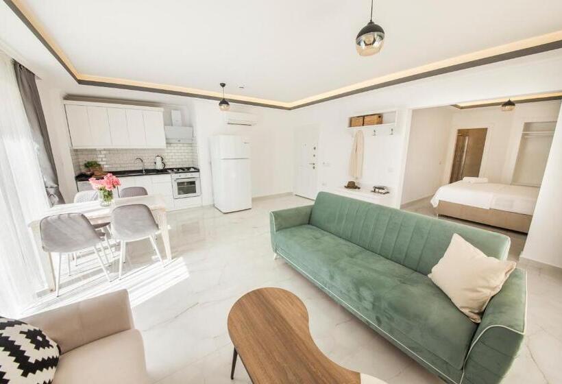 سوئیت جونیور با چشم‌انداز باغ, Cedrus Suites