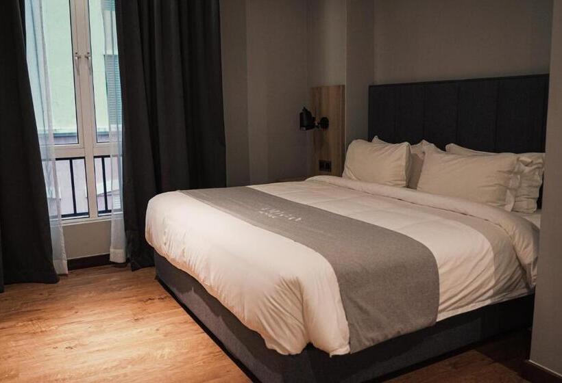 Deluxe Suite King Bed, Amigo Hotel Miri
