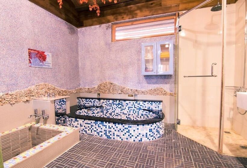 اتاق لوکس, Shankou Hotspring
