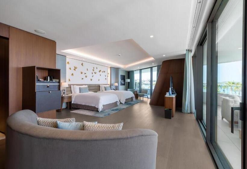 اتاق استاندارد با بالکن و چشم‌انداز دریا, Reges, A Luxury Collection Resort & Spa, Cesme