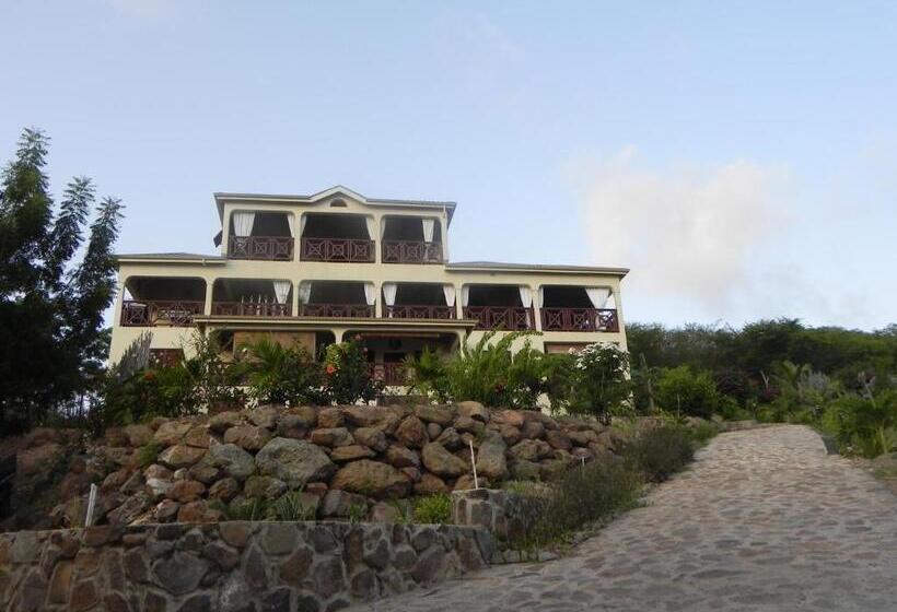 آپارتمان 1 خوابه با تراس, Villa Touloulou