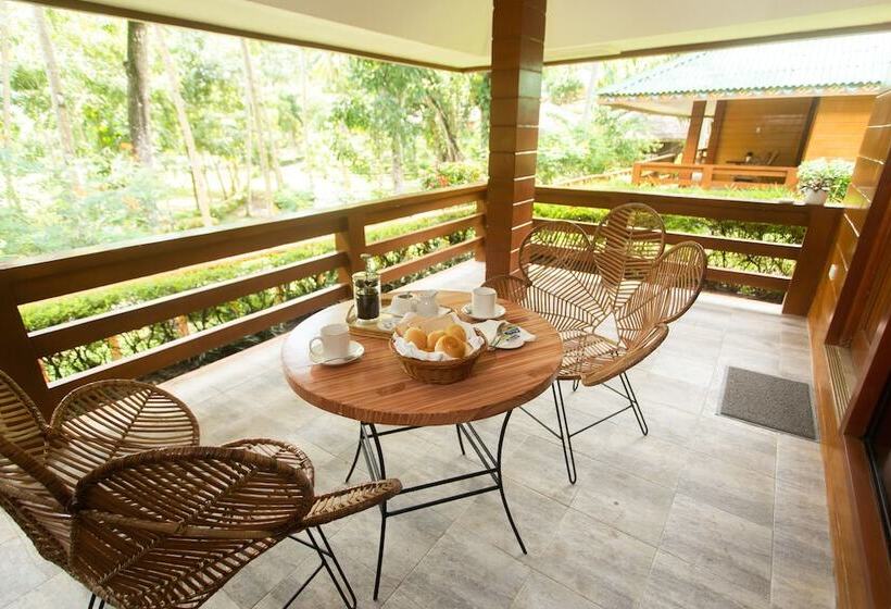 اتاق استاندارد, Dakak Park & Beach Resort