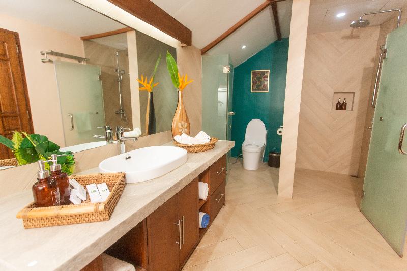 اتاق لوکس, Dakak Park & Beach Resort