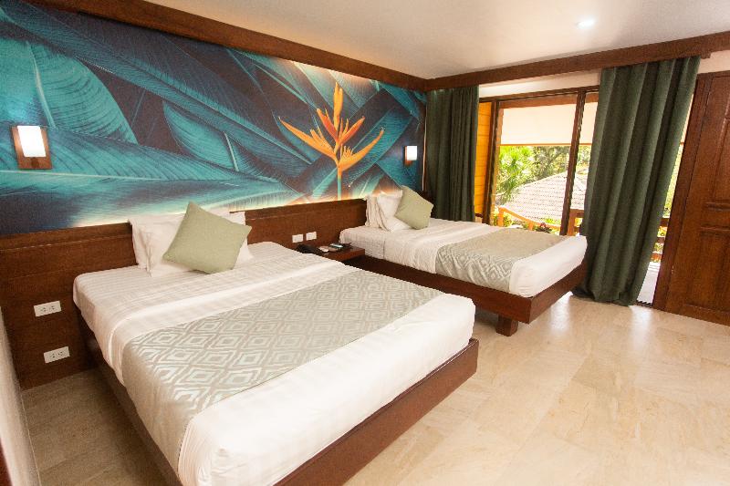 اتاق لوکس, Dakak Park & Beach Resort