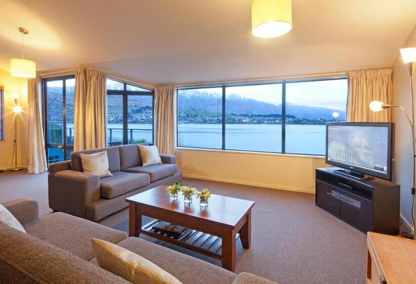 1 Bedroom Apartment Lake View, Apartments At Spinnaker Bay