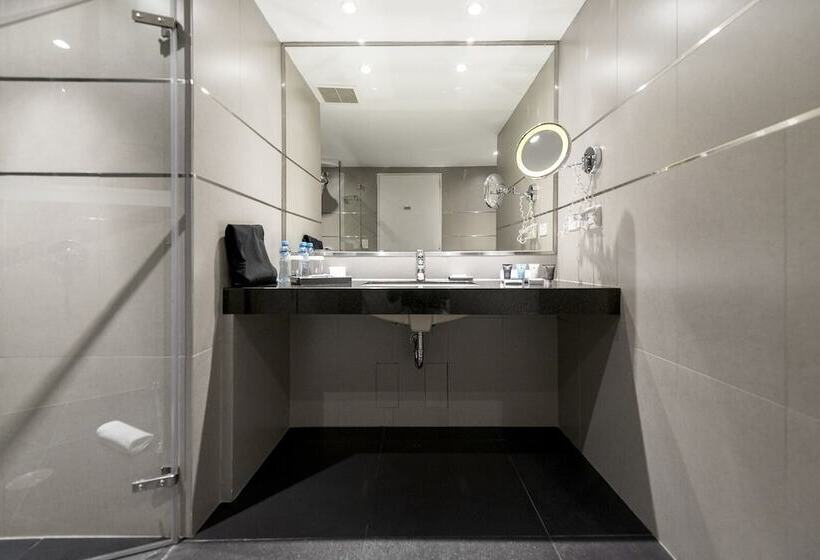 带2个双人床的标准工作室, Crowne Plaza Lima, An Ihg