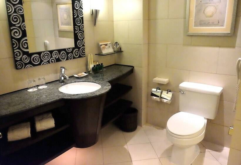 اتاق لوکس با چشم‌انداز دریا, Shangrila Mactan, Cebu