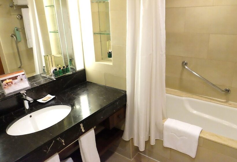 اتاق لوکس با چشم‌انداز دریا, Shangrila Mactan, Cebu