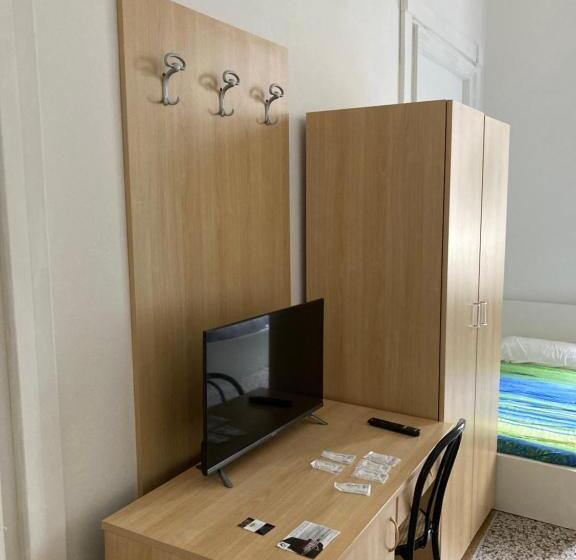 اتاق پریمیوم چهارنفره, Guest House Roma