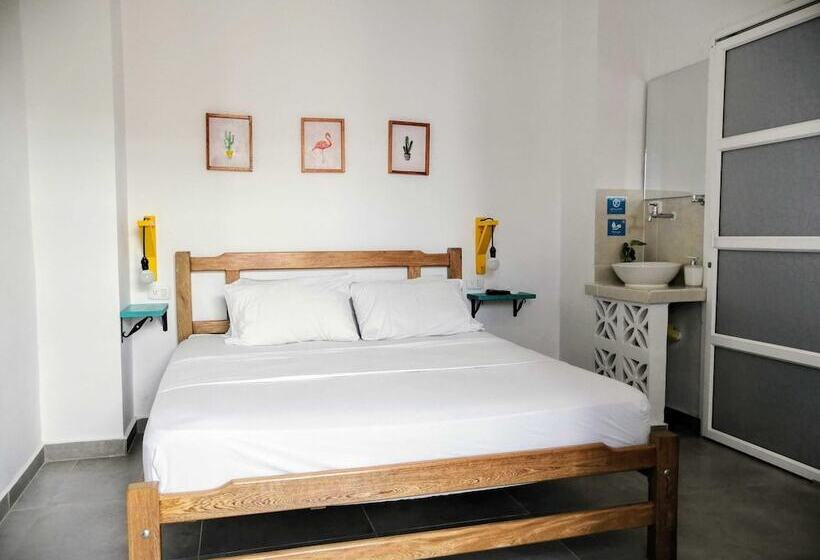 اتاق لوکس, Bona Vida Hostel