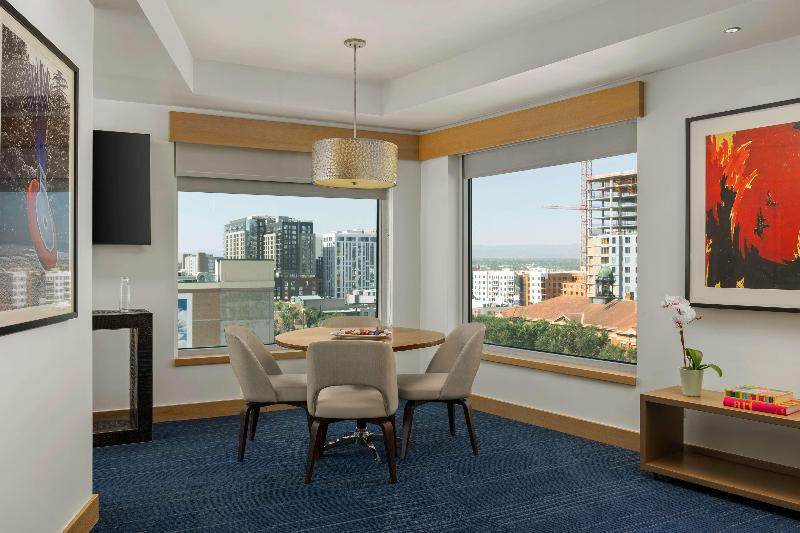 سوییت سوپریور, Drury Plaza Hotel Cape Girardeau Conference Center