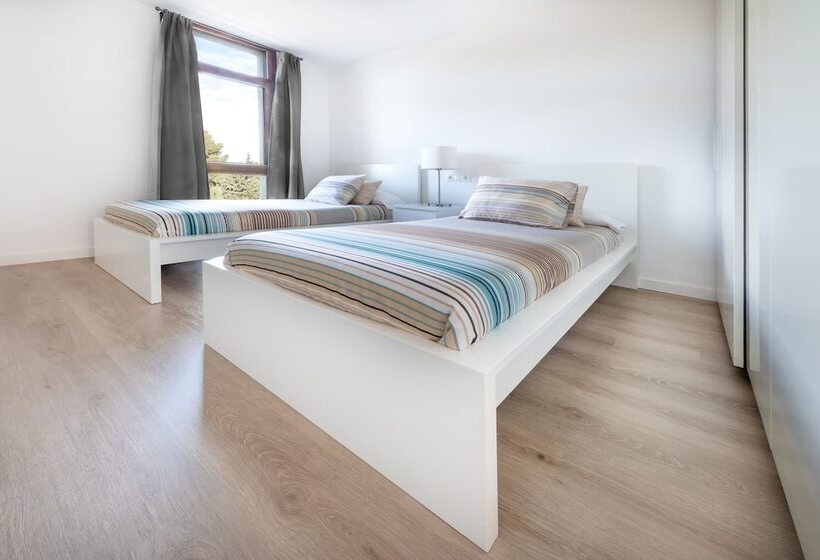 آپارتمان ممتاز دوخوابه رو به دریا, Agaró Cambrils Apartments