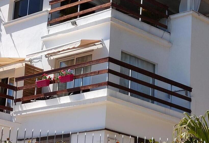 اتاق استاندارد با بالکن و چشم‌انداز دریا, Casa Doramas Vv