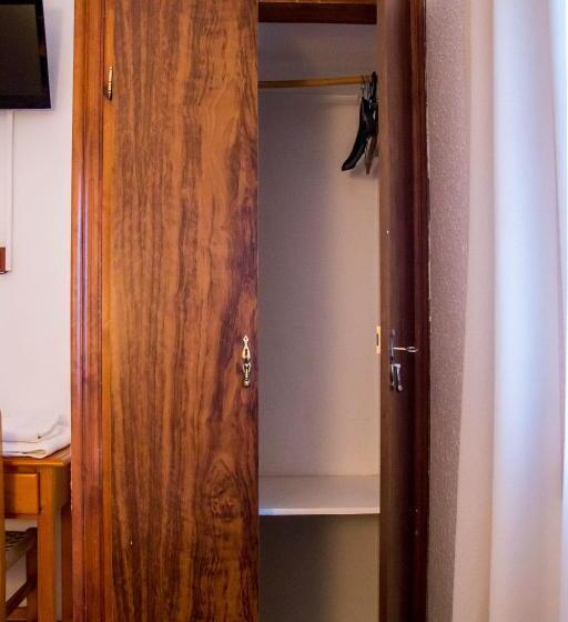 اتاق استاندارد, Hostal La Toba