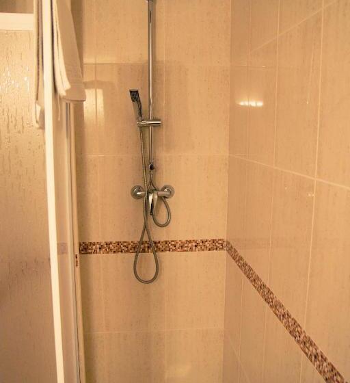 اتاق استاندارد یک نفره, Hostal La Toba