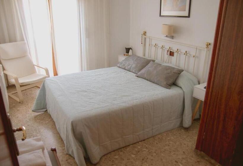 اتاق استاندارد یک نفره, Hostal La Toba