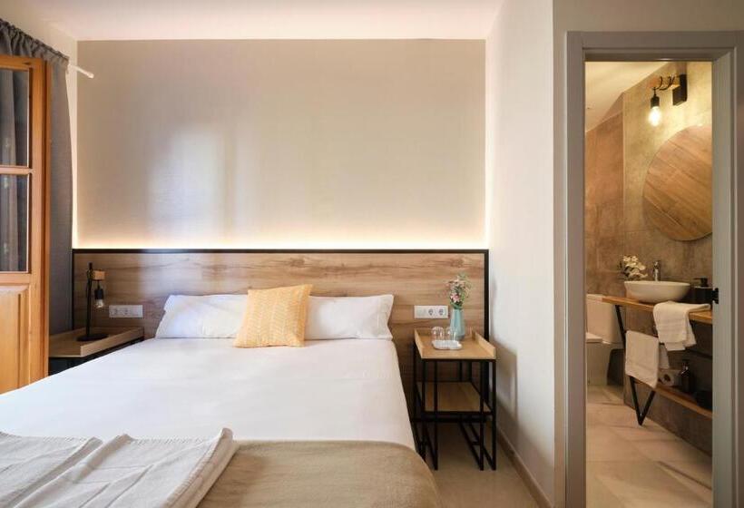 اتاق لوکس با بالکن, Sweet Sevilla Suites