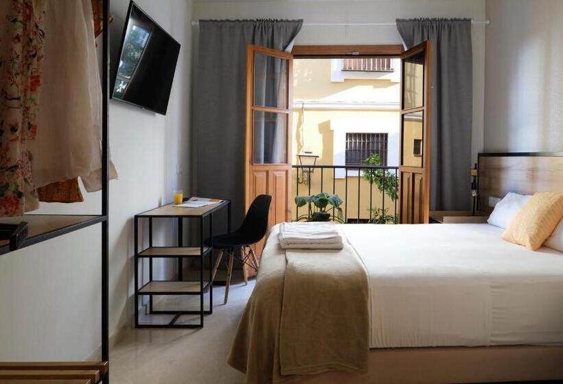 اتاق لوکس با بالکن, Sweet Sevilla Suites