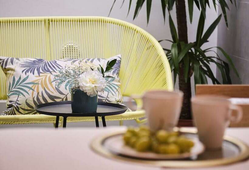 اتاق استاندارد اینتریور, Sweet Sevilla Suites
